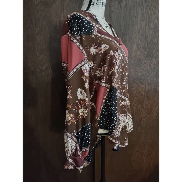 Maurices Fall Medium Brown Maroon Patchwork Floral Top High-Low Hem Career NEW - Picture 2 of 5